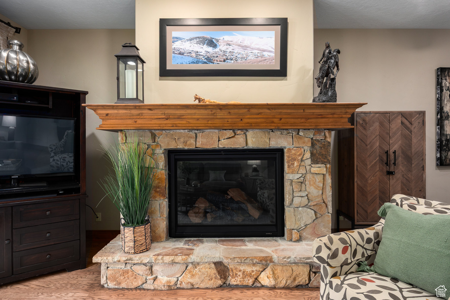 TOWN POINTE - Residential