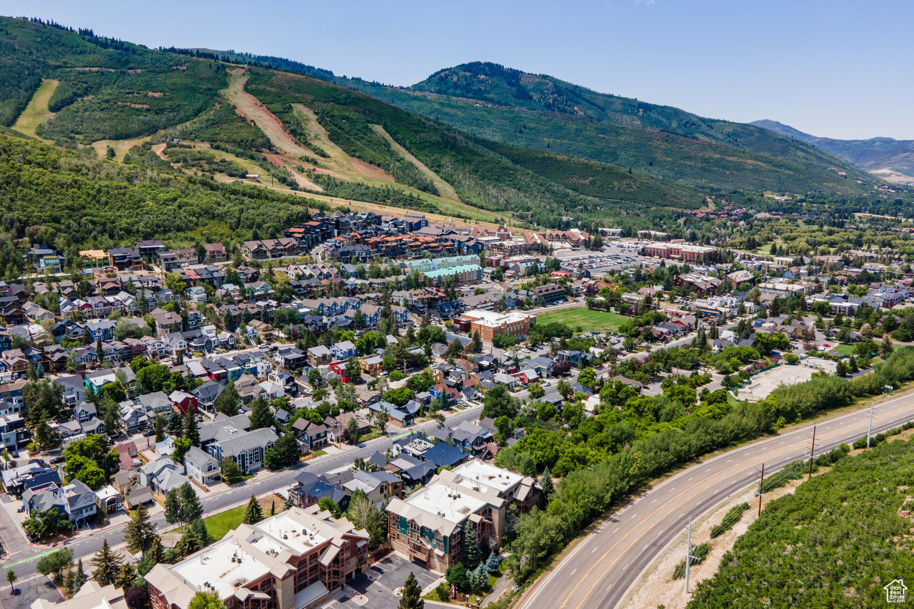 TOWN POINTE - Residential