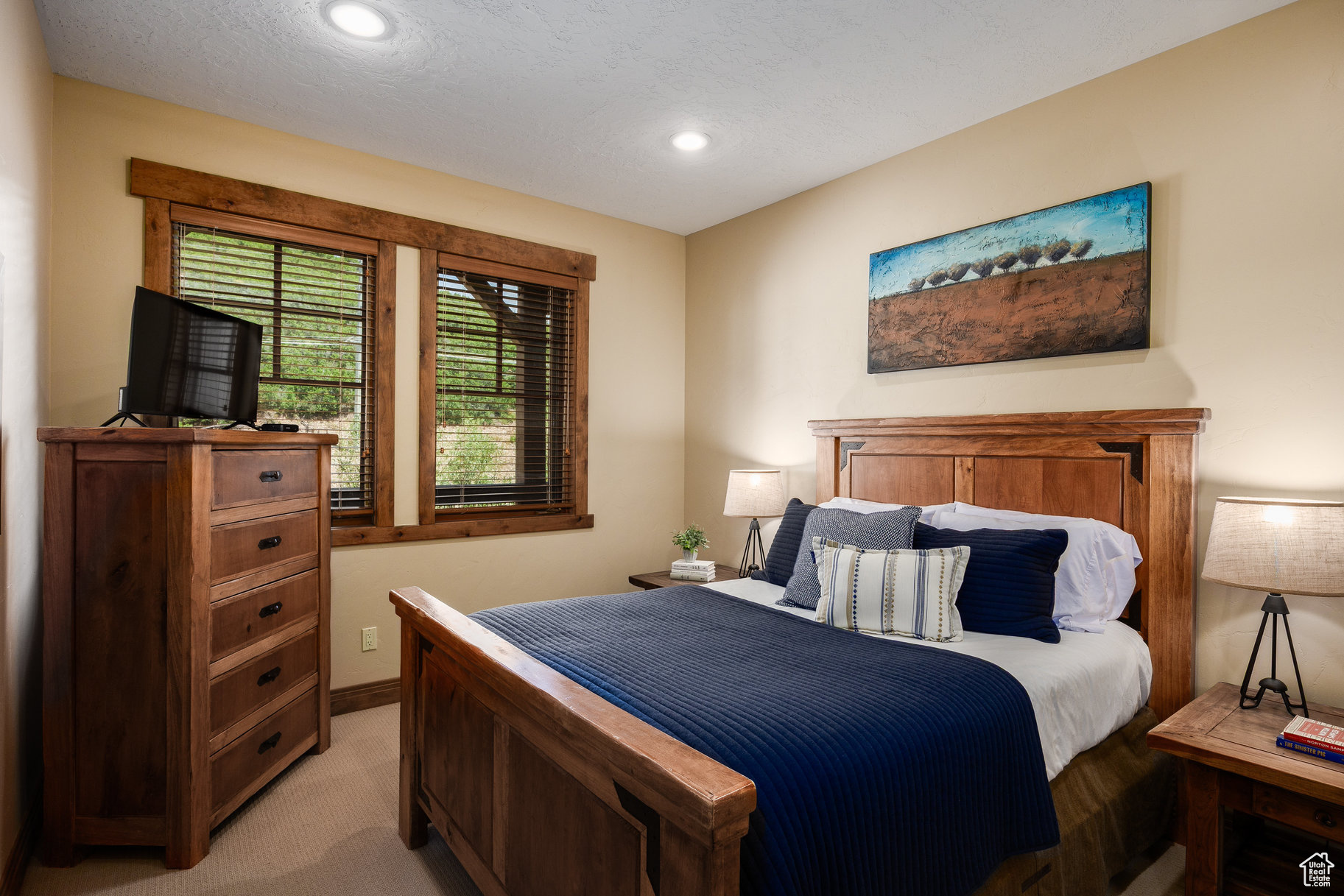 TOWN POINTE - Residential