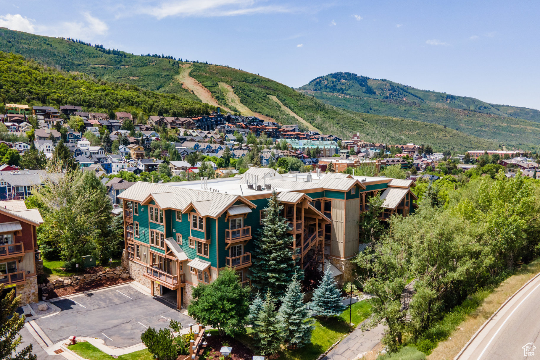 TOWN POINTE - Residential