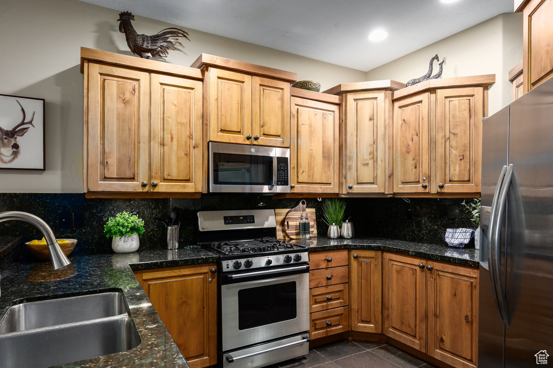 TOWN POINTE - Residential