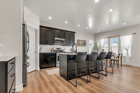 Tiny photo for 1787 S SAWTOOTH BLVD, Santaquin, UT 84655 (MLS # 2151685)