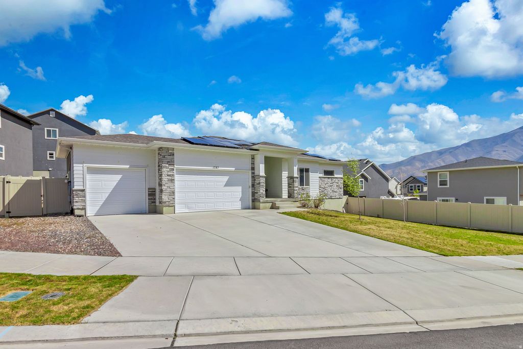 Photo of 1787 S SAWTOOTH BLVD, Santaquin, UT 84655 (MLS # 2151685)