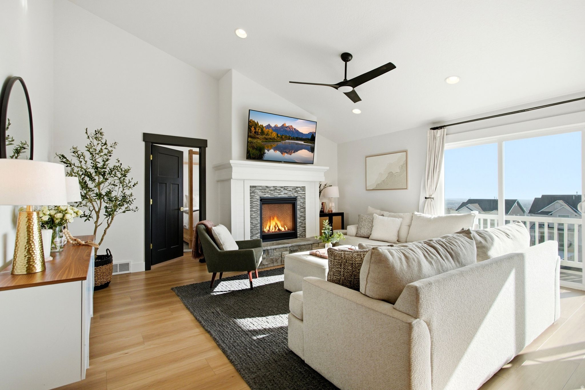 CANYON HILLS - Residential