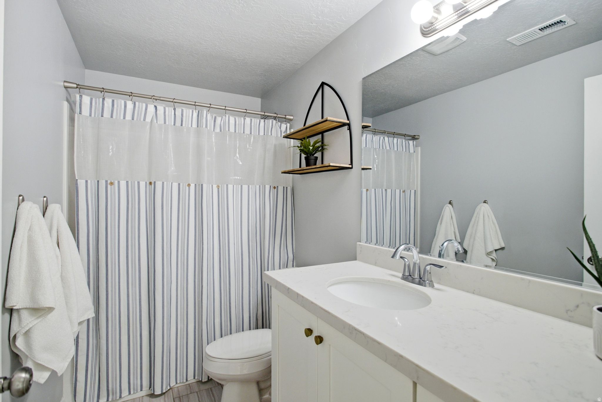 CANYON HILLS - Residential