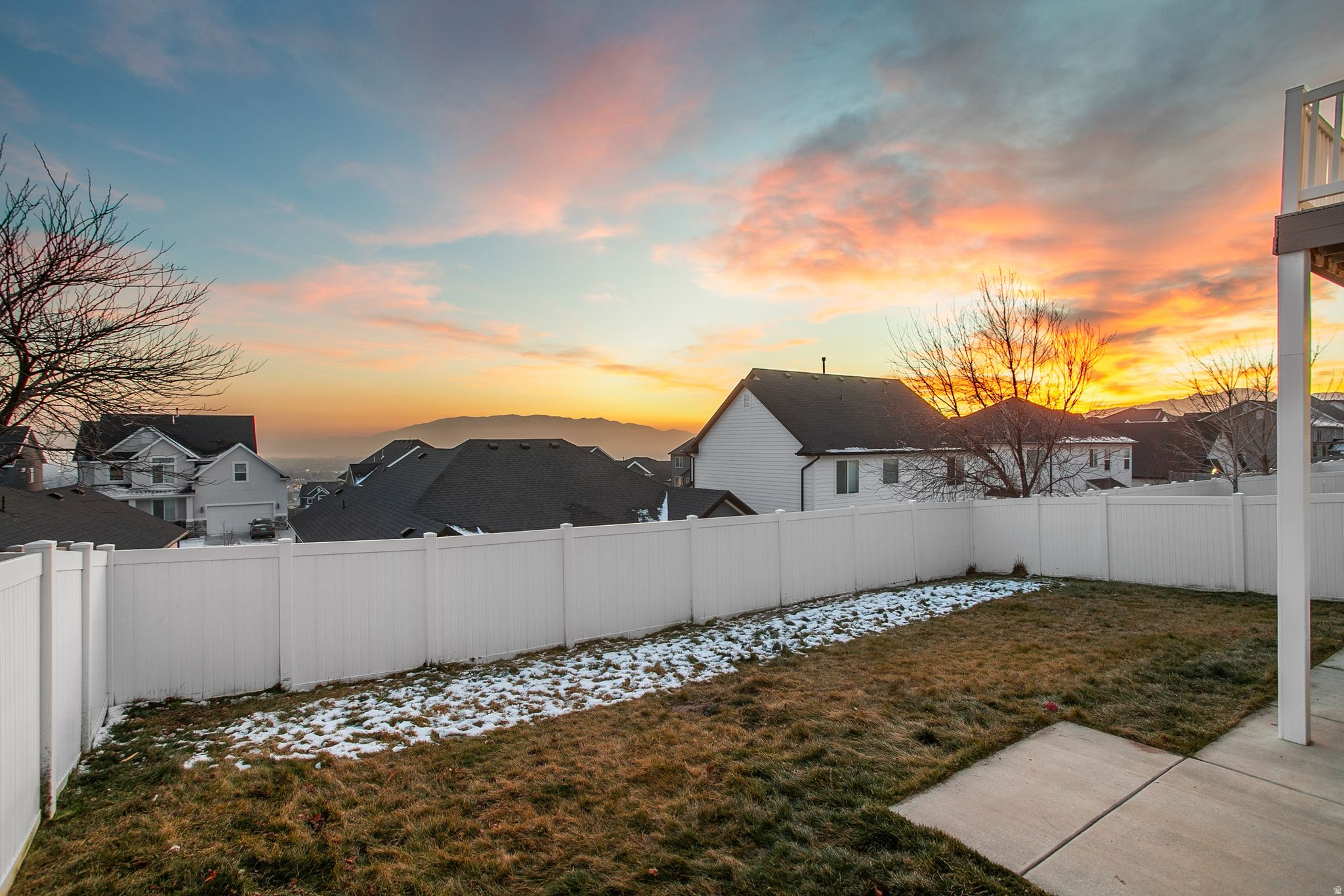 CANYON HILLS - Residential