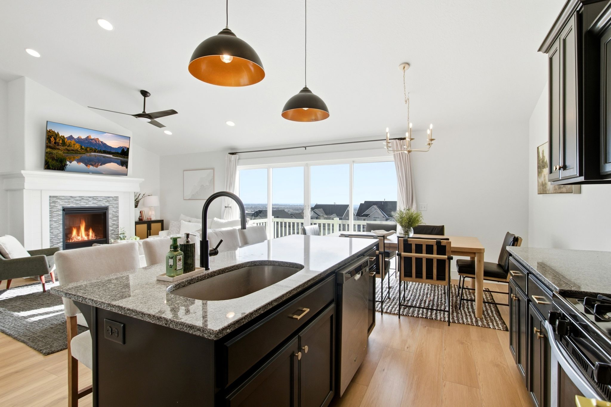 CANYON HILLS - Residential