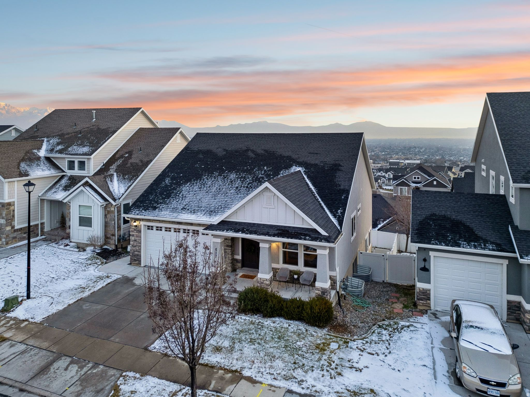 CANYON HILLS - Residential