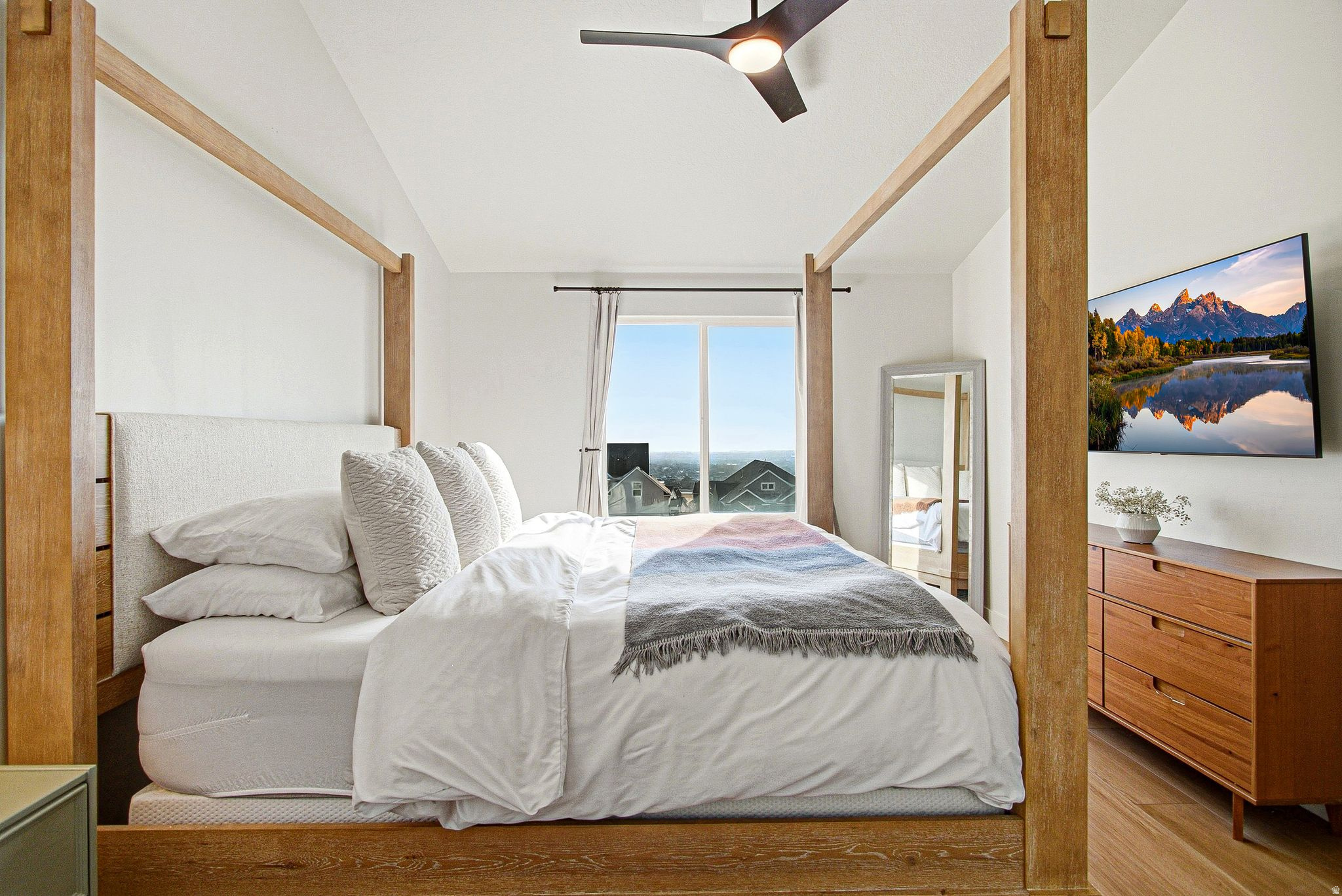 CANYON HILLS - Residential