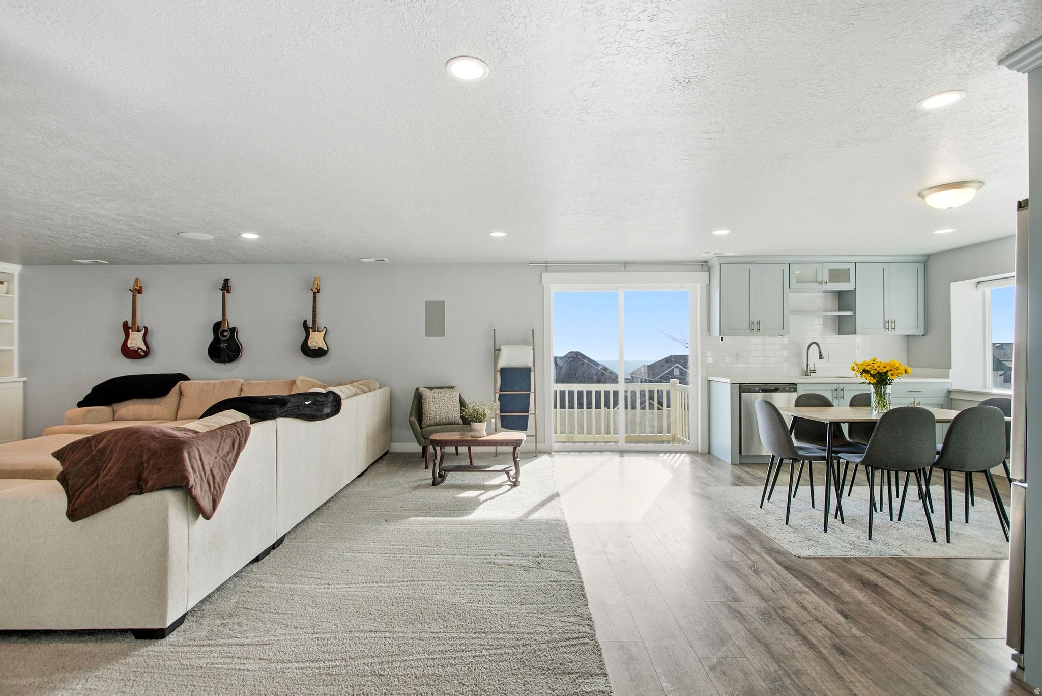 CANYON HILLS - Residential