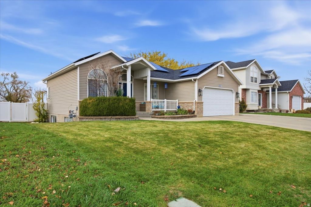 Photo of 1288 S 1050 W, Woods Cross, UT 84087 (MLS # 2123669)