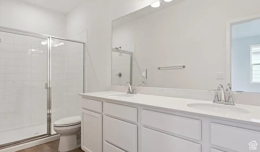 VILLAGES AT ARROWHEAD PARK - Residential