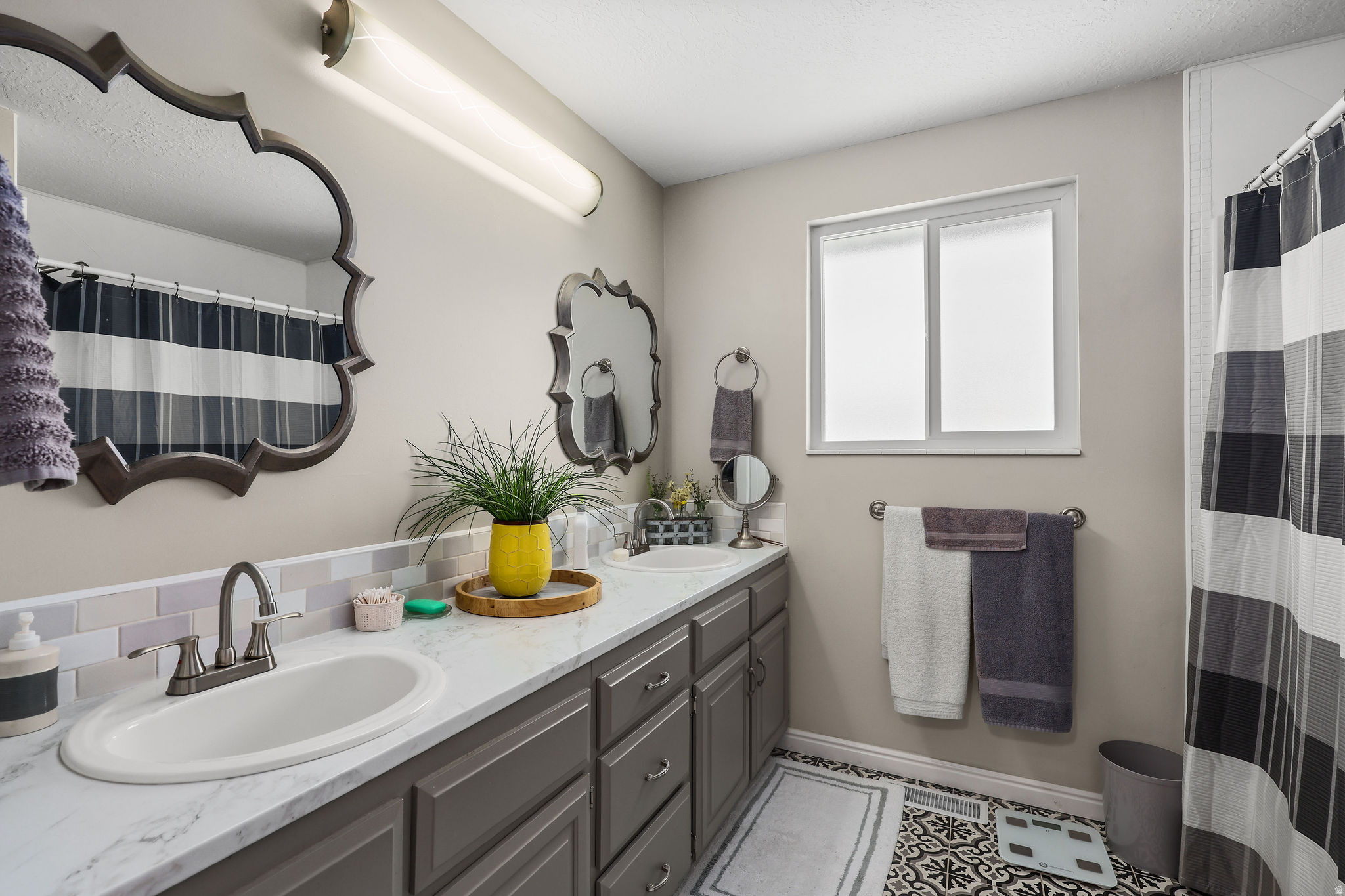 HOLLEY ACRES SUBDIVI - Residential