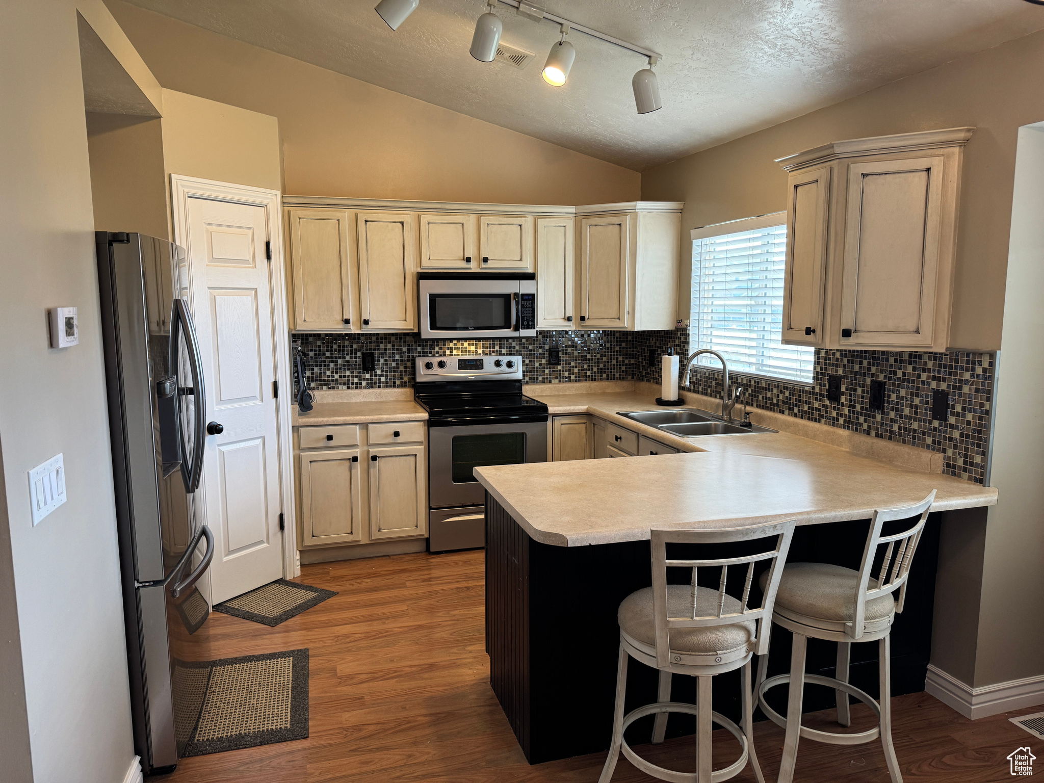 LEXINGTON ESTATES - Residential