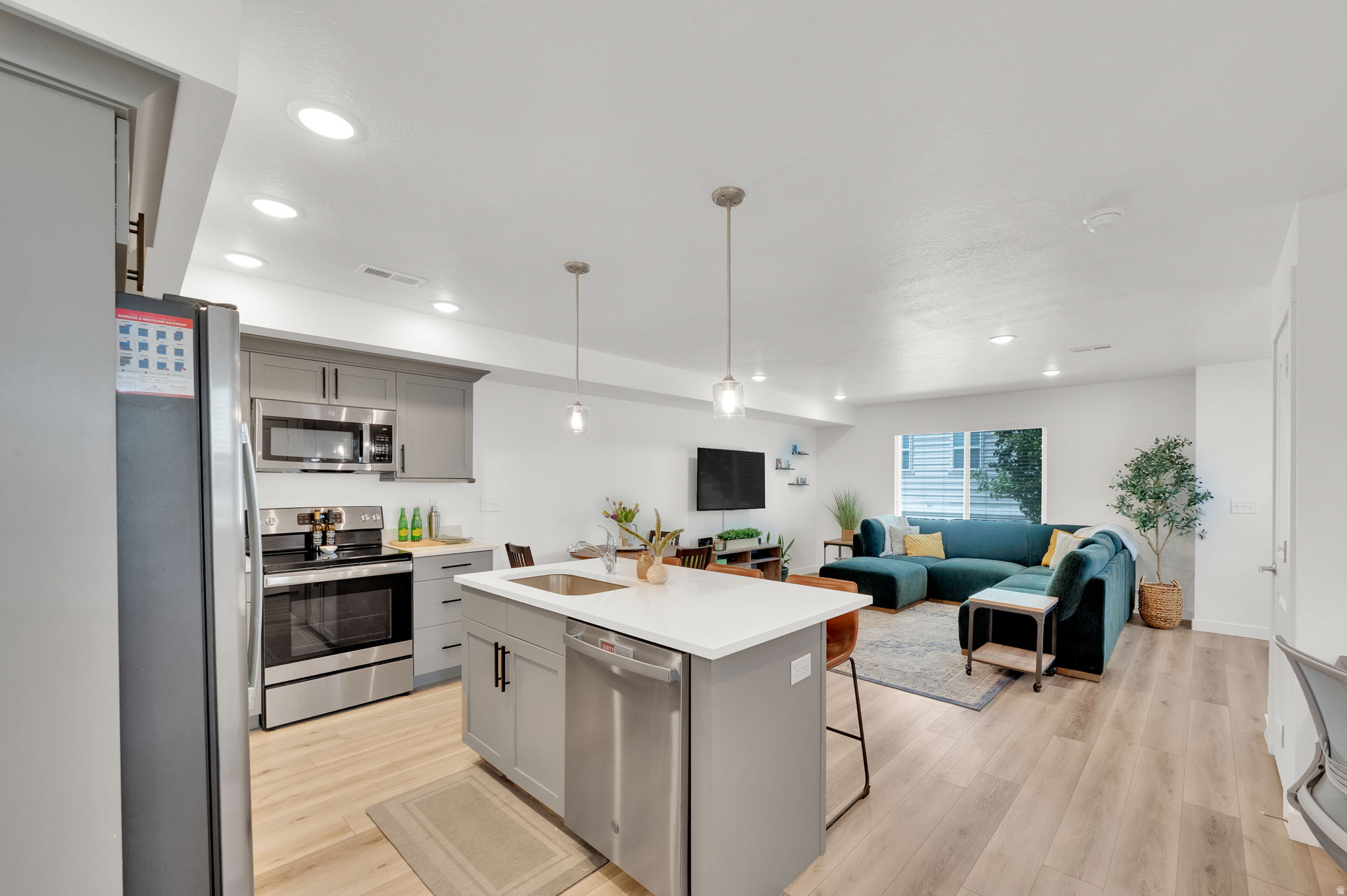 MEADOW CREEK RIDGE - Residential