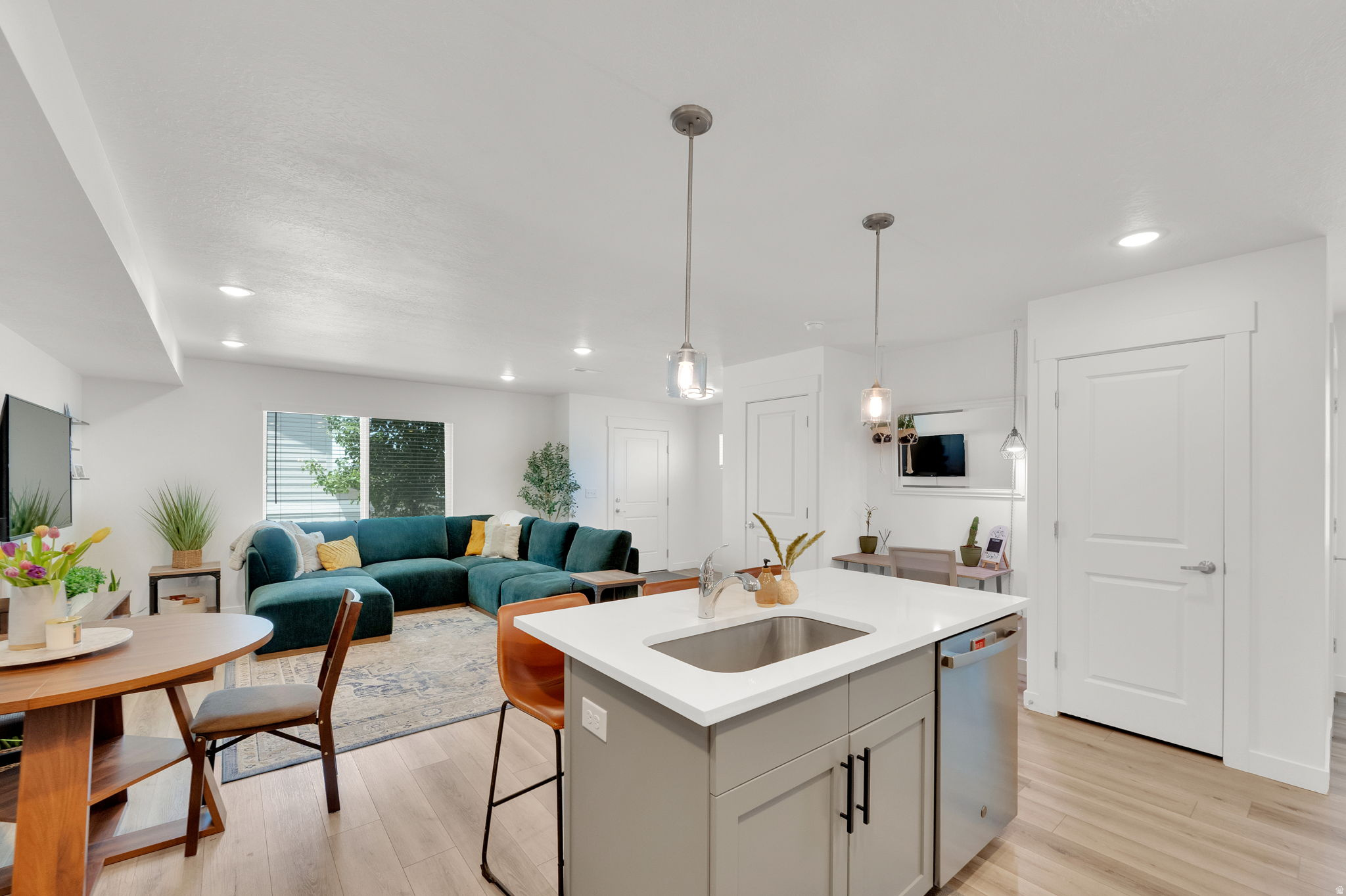 MEADOW CREEK RIDGE - Residential