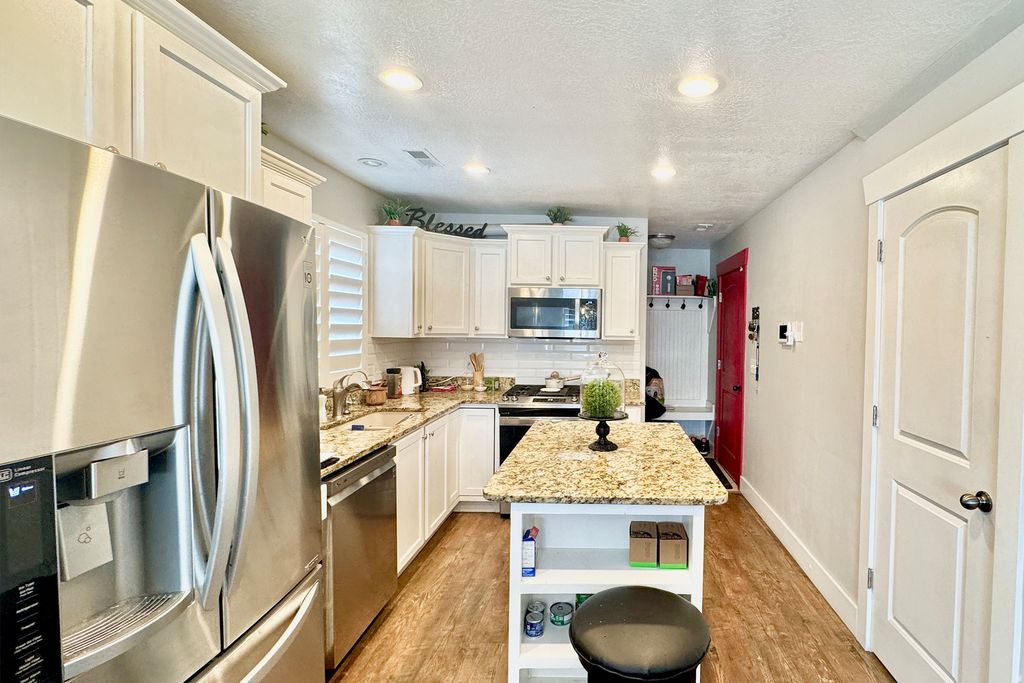 Photo of 905 N 540 W, Logan, UT 84321 (MLS # 2138738)