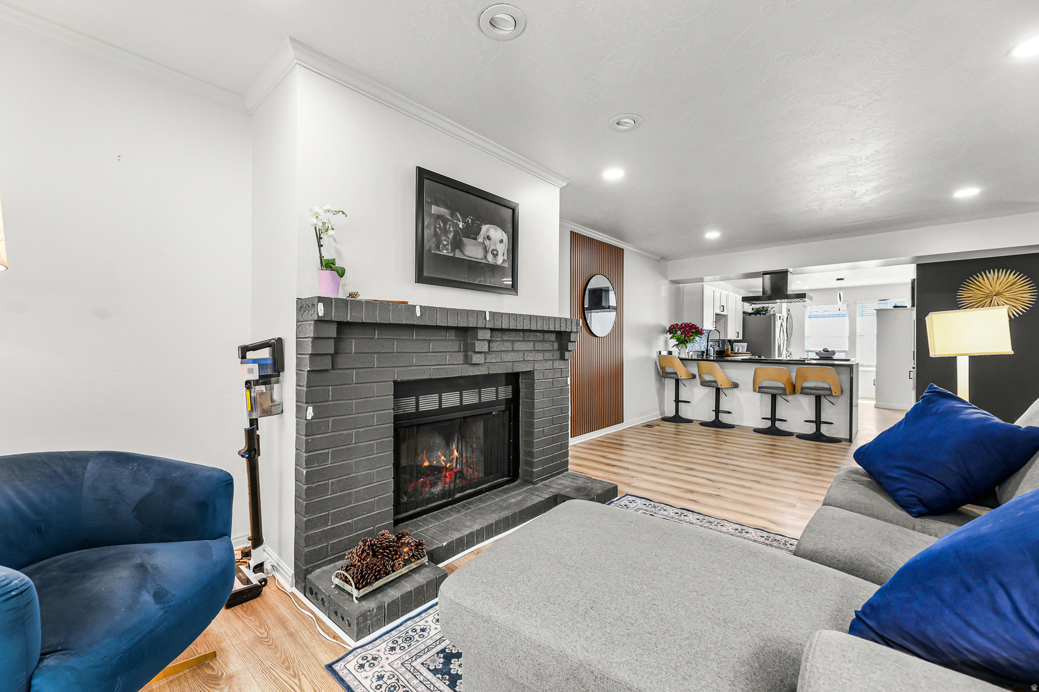 COUNTRY ESTATES - Residential