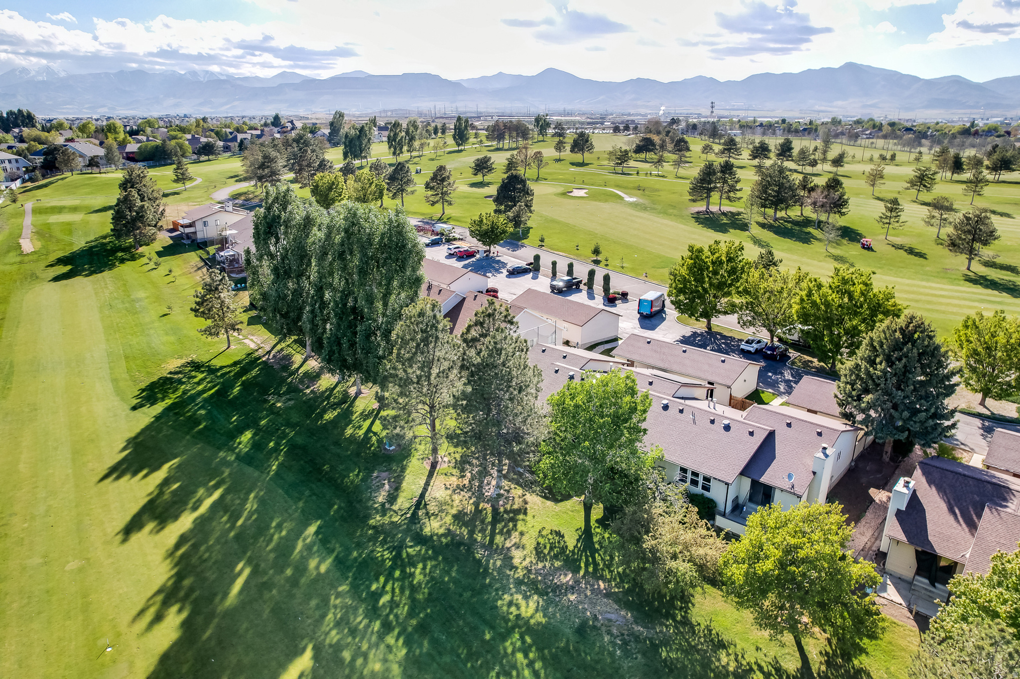 COUNTRY ESTATES - Residential
