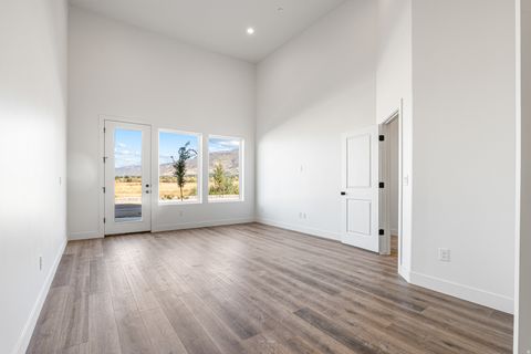 Tiny photo for 1485 W BURKE LN #102, Farmington, UT 84025 (MLS # 2123747)