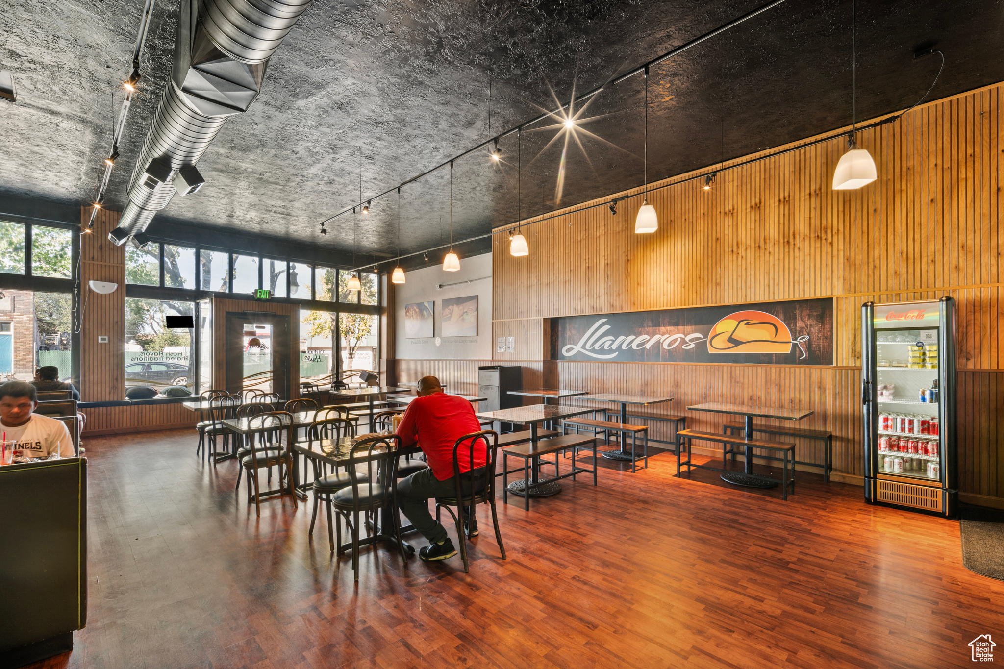 PARK - Commercial Sale