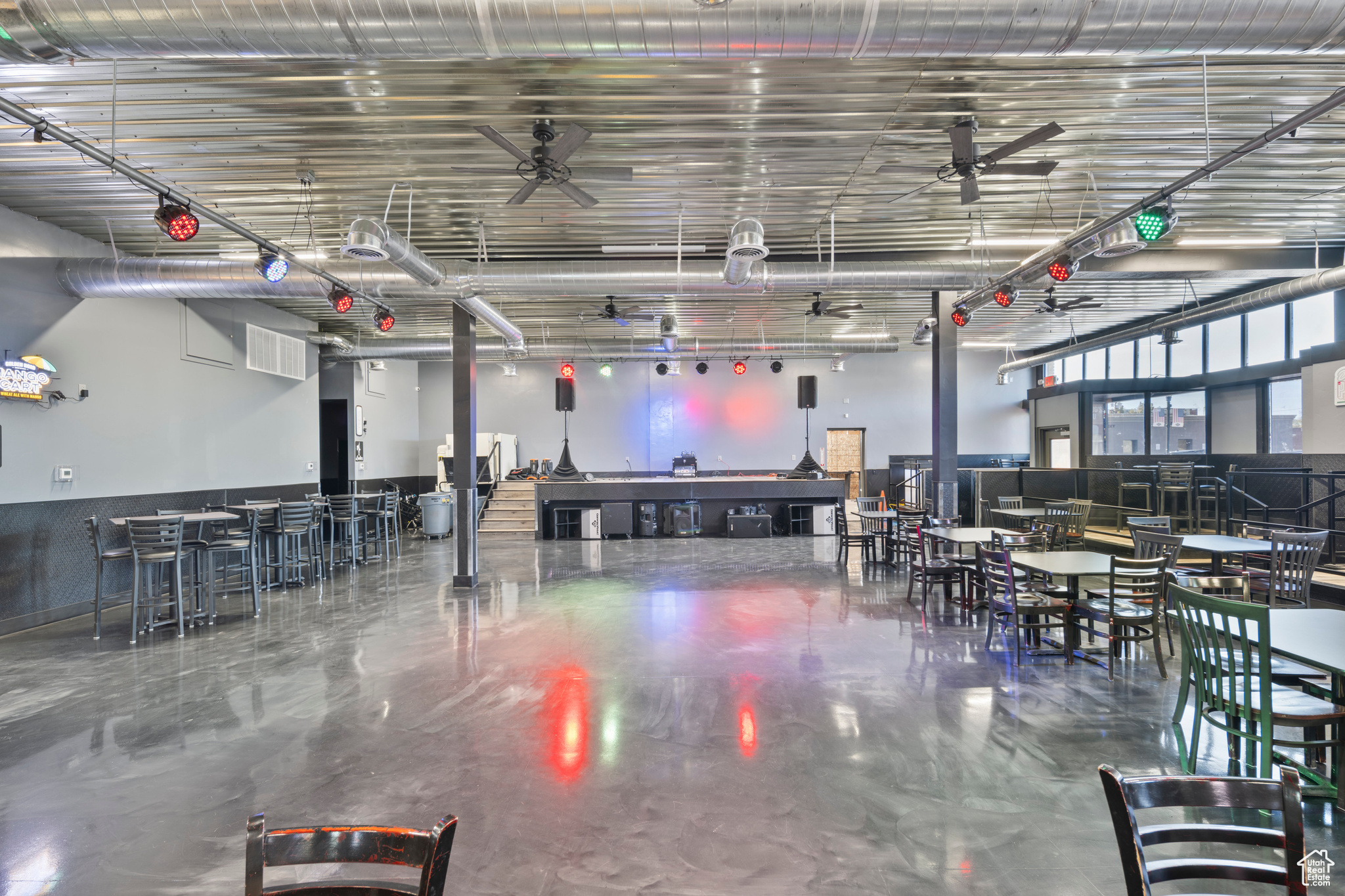 PARK - Commercial Sale