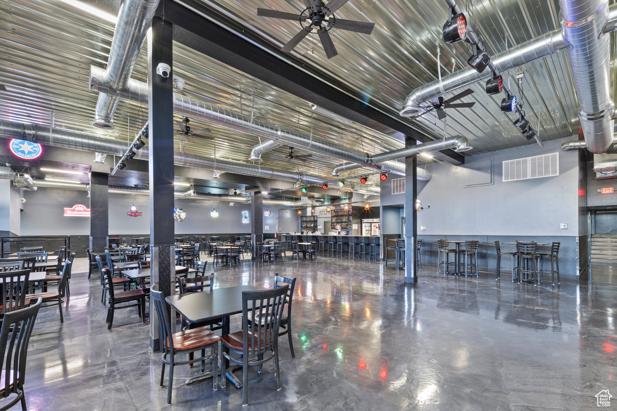 PARK - Commercial Sale