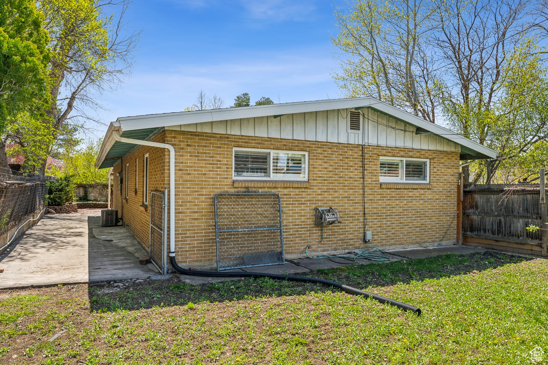 Holladay, Utah 84117, United States, 3 Bedrooms Bedrooms, ,2 BathroomsBathrooms,Residential,Active,115130