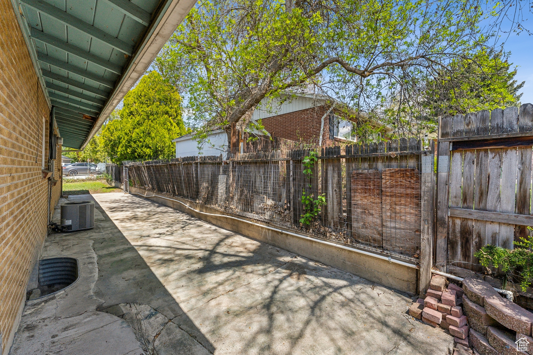 Holladay, Utah 84117, United States, 3 Bedrooms Bedrooms, ,2 BathroomsBathrooms,Residential,Active,115130