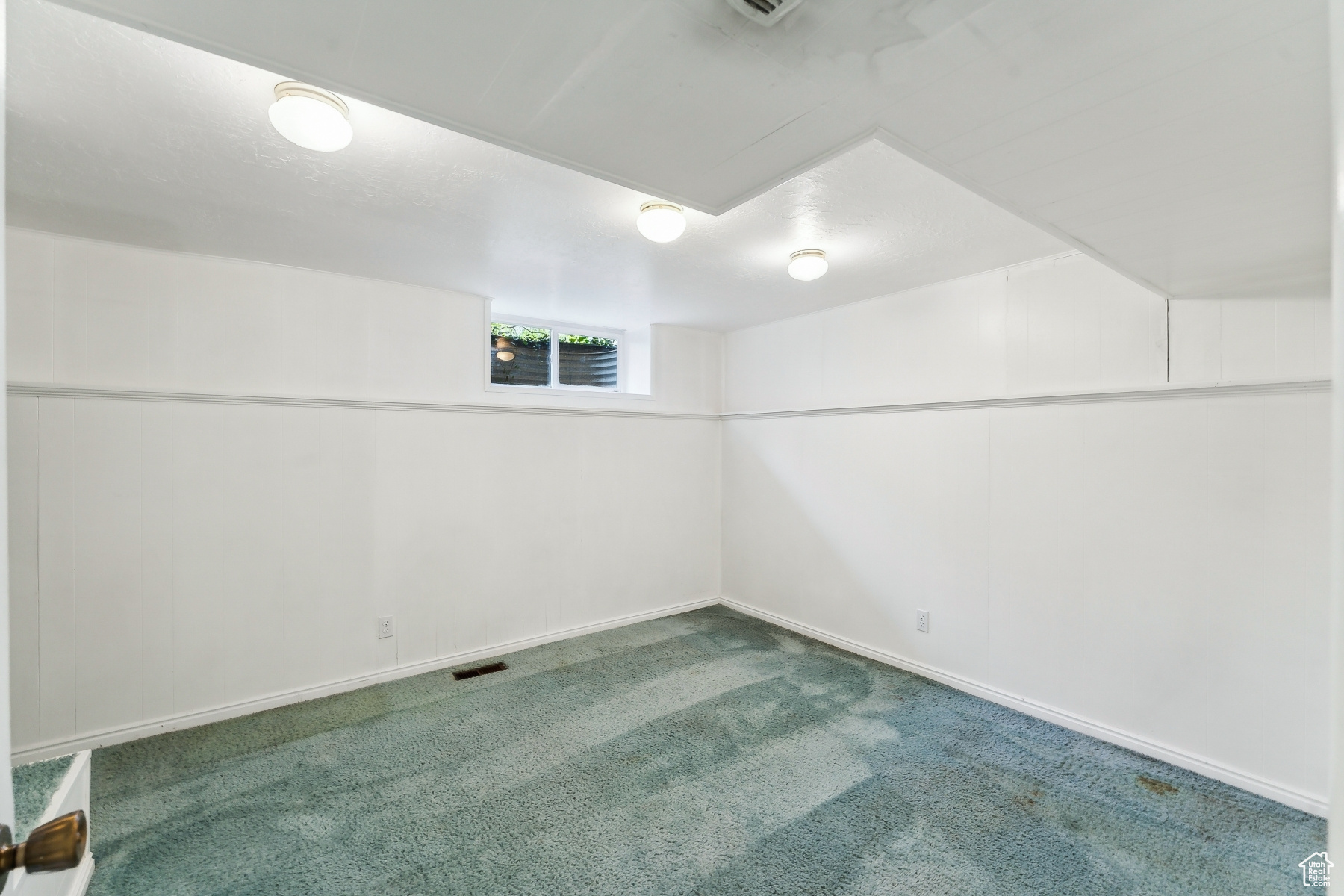 Holladay, Utah 84117, United States, 3 Bedrooms Bedrooms, ,2 BathroomsBathrooms,Residential,Active,115130