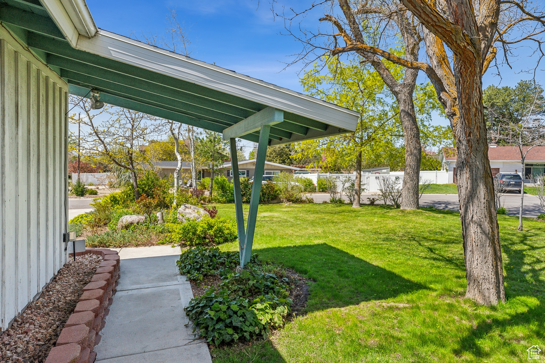 Holladay, Utah 84117, United States, 3 Bedrooms Bedrooms, ,2 BathroomsBathrooms,Residential,Active,115130