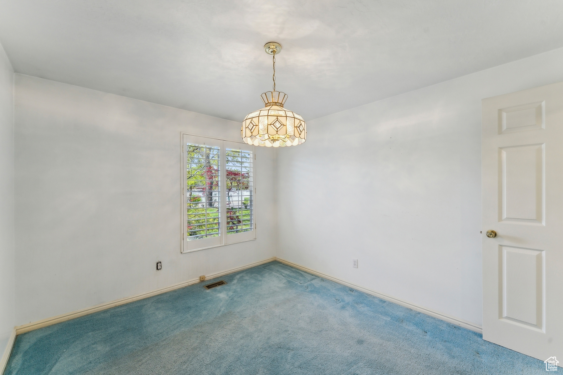 Holladay, Utah 84117, United States, 3 Bedrooms Bedrooms, ,2 BathroomsBathrooms,Residential,Active,115130