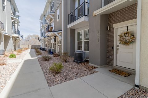 Photo of 1024 S 2770 E, Spanish Fork, UT 84660 (MLS # 2141139)