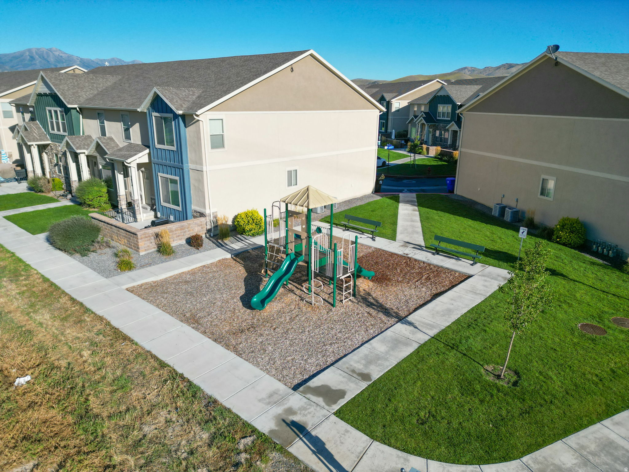 THE COVE AT ROCK CR - Residential