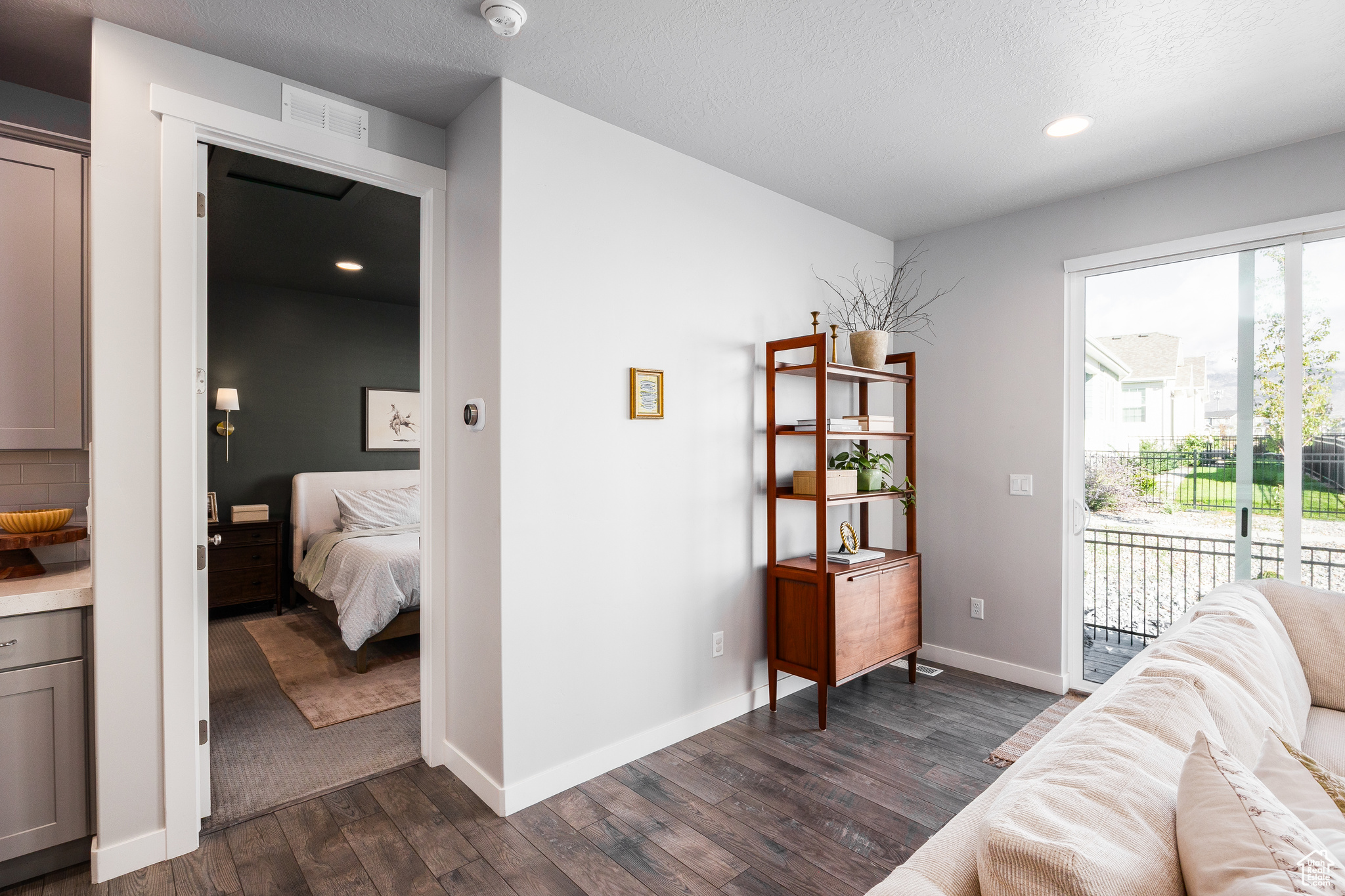 IVORY COTTAGE - Residential