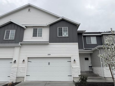 Photo of 5124 E LAKEFIELD DR, Eagle Mountain, UT 84005 (MLS # 2147509)