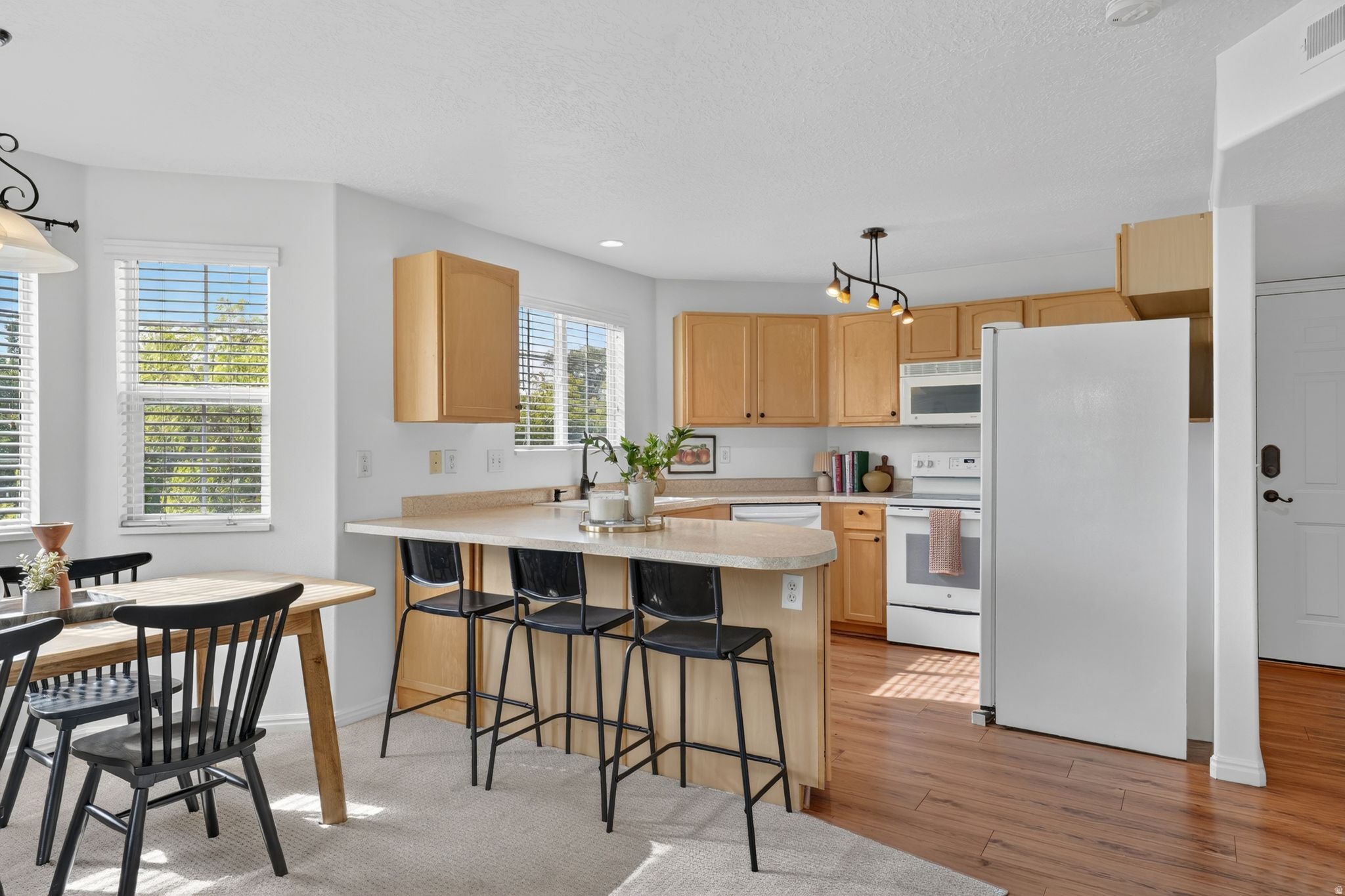 VIVANTE PHASE 10 CONDO - Residential