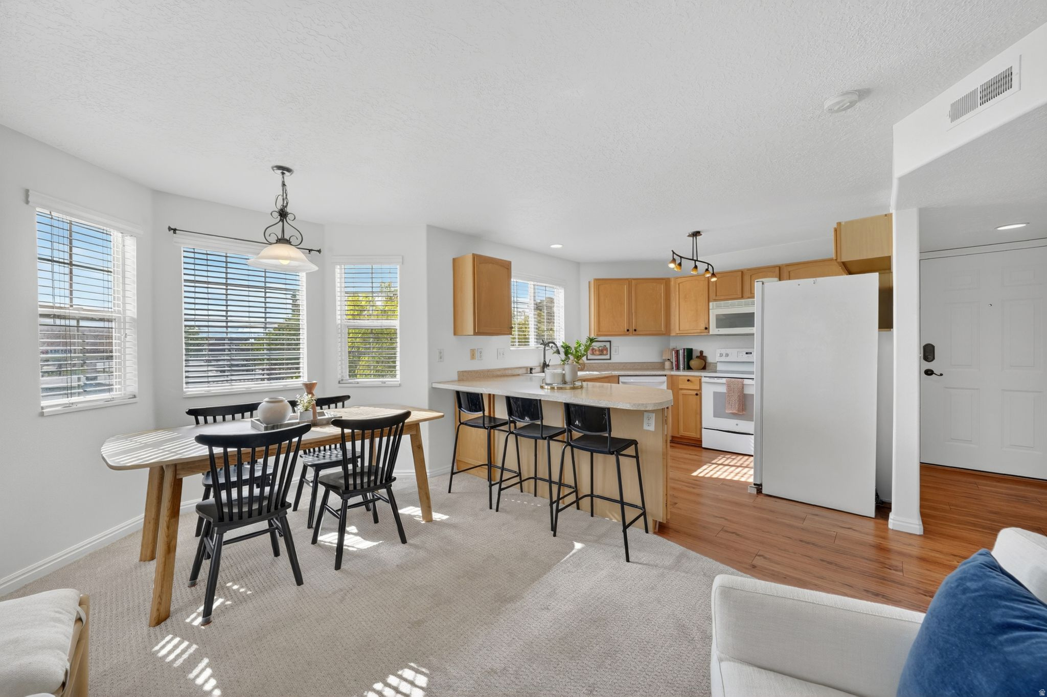 VIVANTE PHASE 10 CONDO - Residential