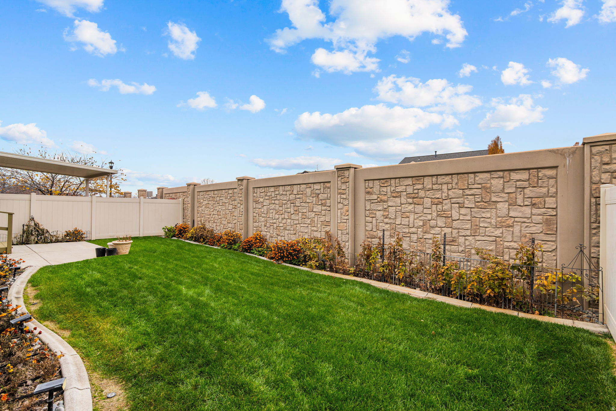 LINDON CREEKSIDE COTTAGES - Residential Income