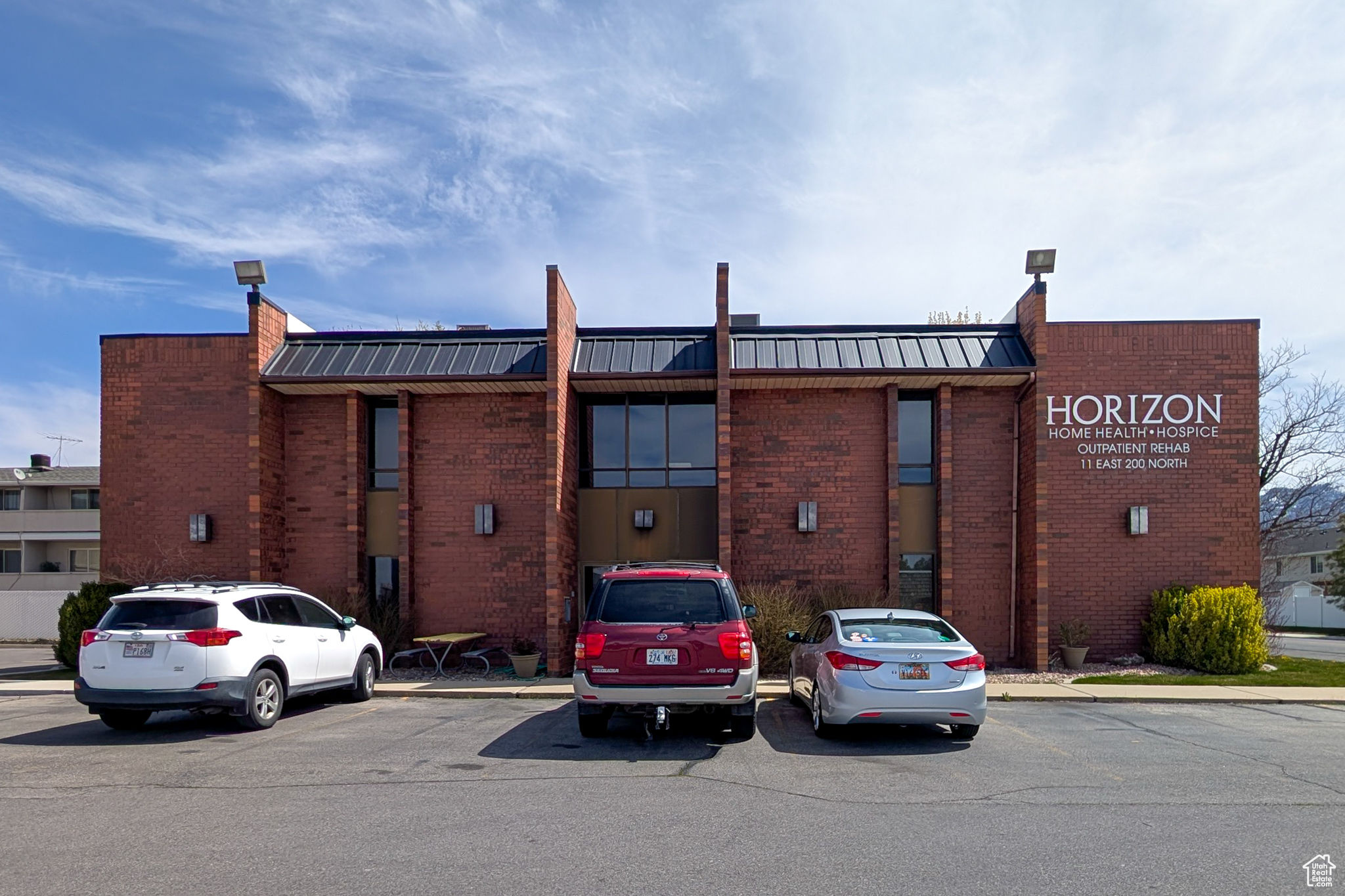 SUNRISE SQUARE - Commercial Lease