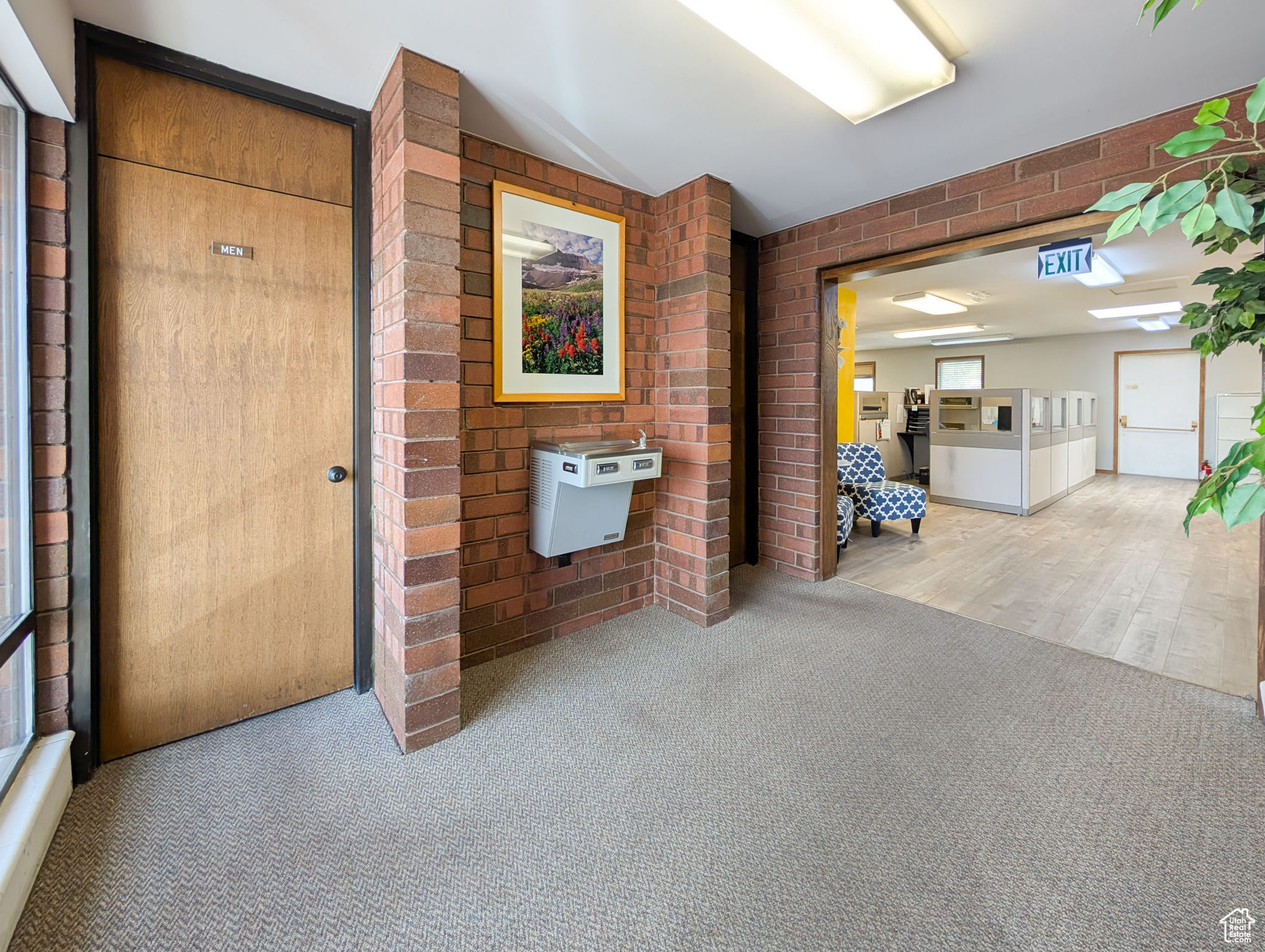 SUNRISE SQUARE - Commercial Lease