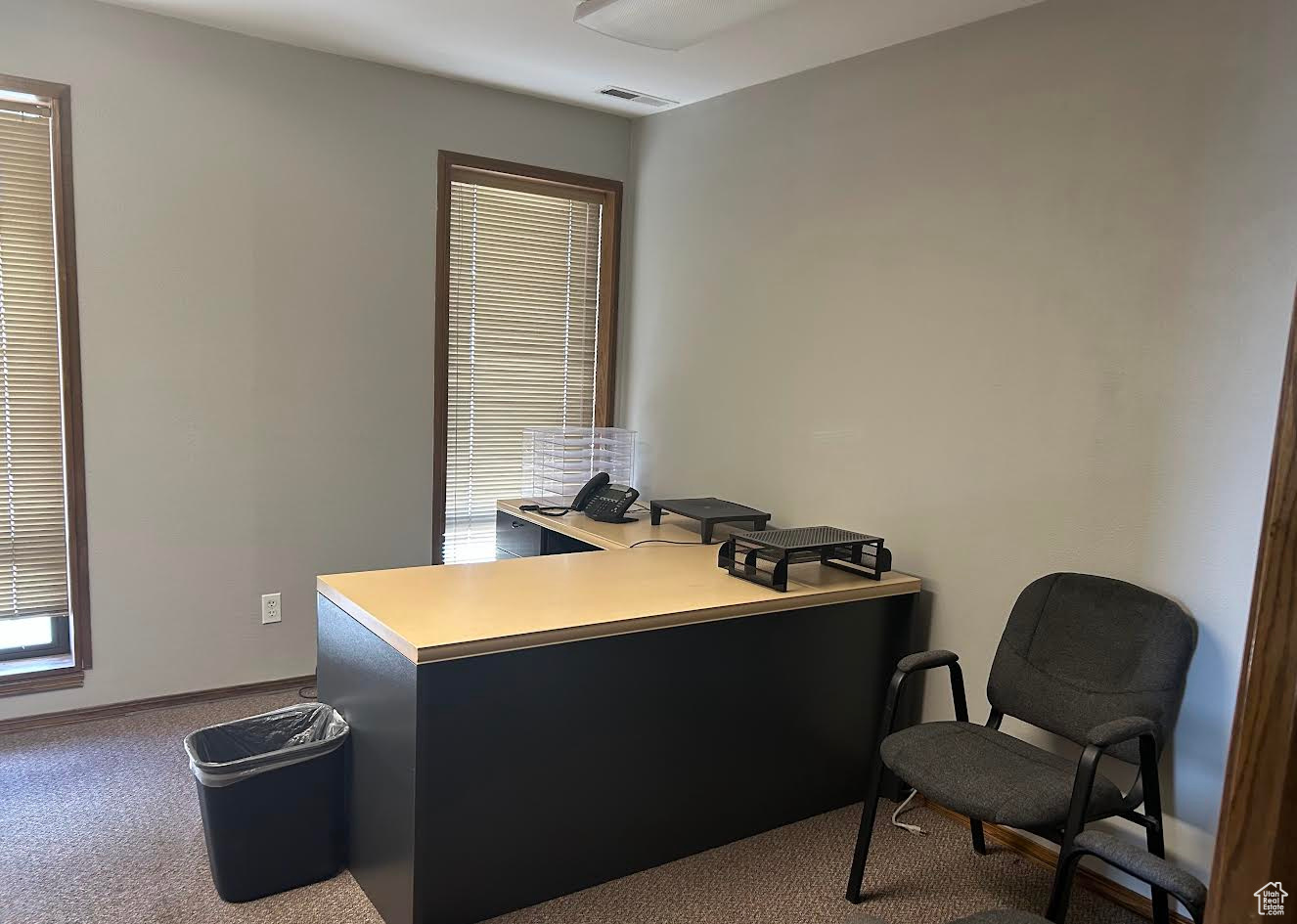SUNRISE SQUARE - Commercial Lease
