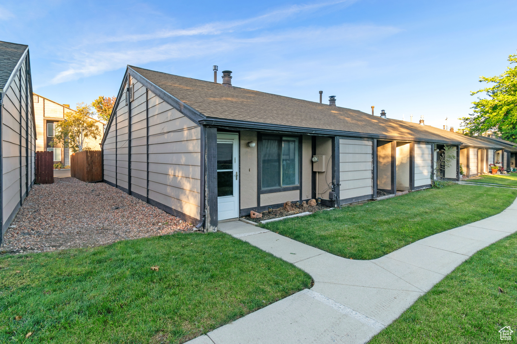 2597 W Greyhackle Ln, Taylorsville, Utah image 2