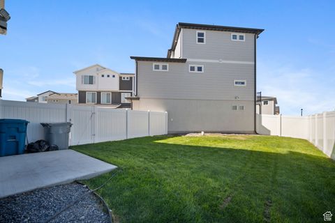 Tiny photo for 172 E STROLL AVE, Saratoga Springs, UT 84045 (MLS # 2114759)