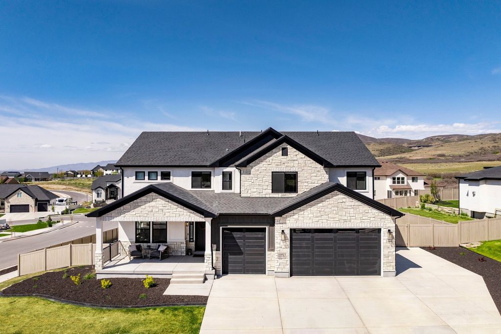 Photo of 12177 N SHADY BROOK LN, Highland, UT 84003 (MLS # 2153189)