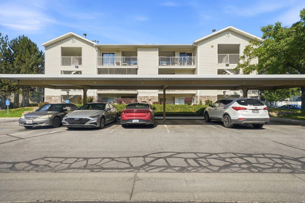 Photo of 3808 S BIG RIVER WAY W #1, South Salt Lake, UT 84119 (MLS # 2176575)