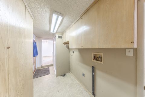 Tiny photo for 44 W WASHINGTON AVE, Murray, UT 84107 (MLS # 2133562)