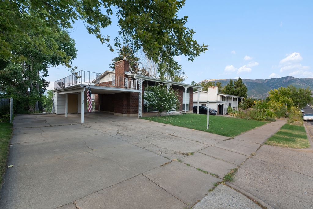 Photo of 376 W 5300 S, Washington Terrace, UT 84405 (MLS # 2128191)