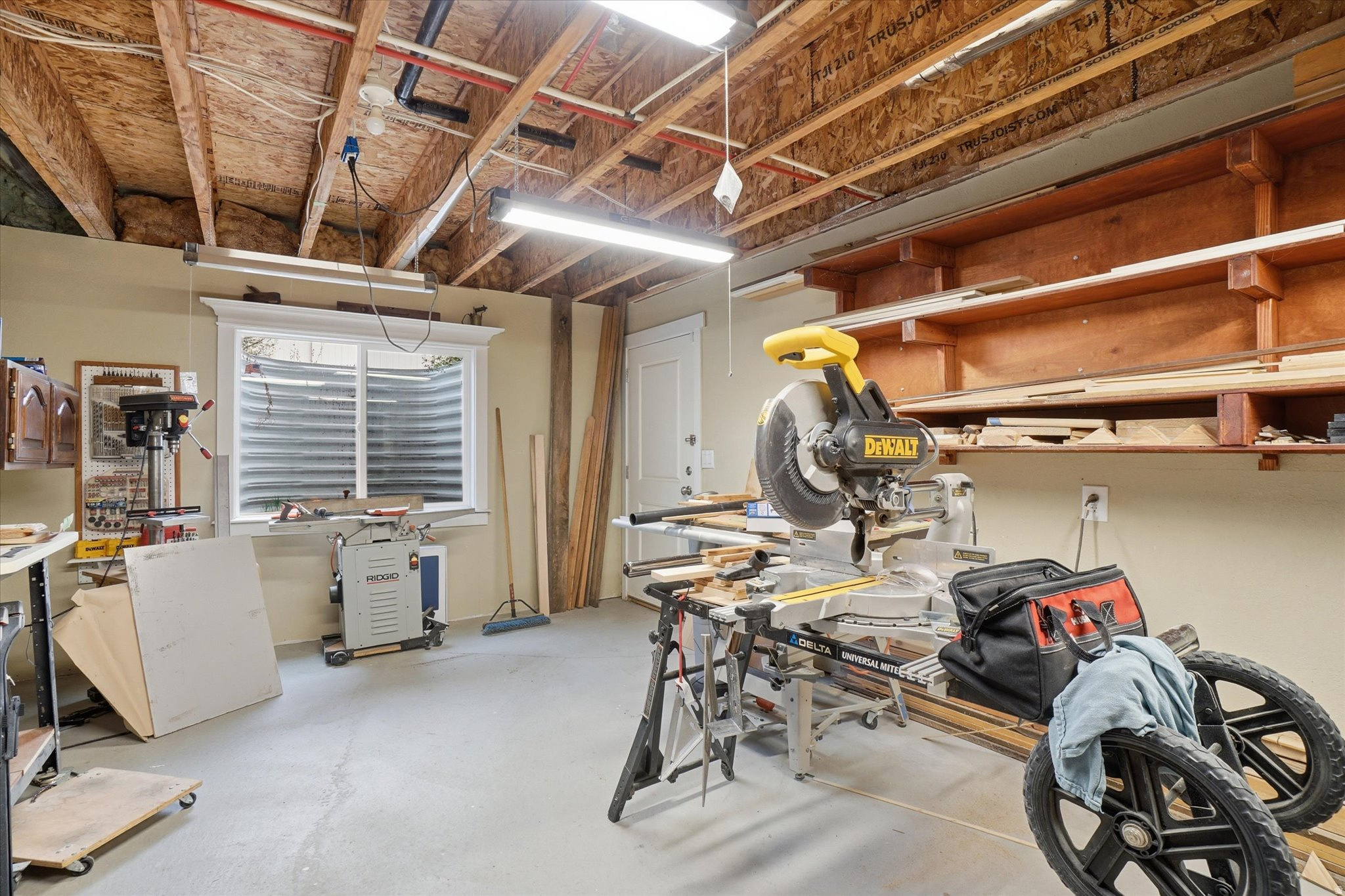 MYSTERY MEADOWS - Residential