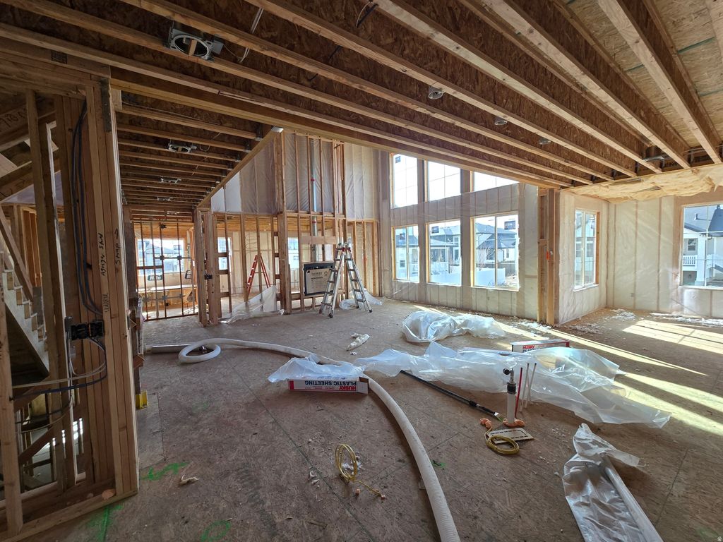 Photo of 39 N HAYFIELD CIR, Kaysville, UT 84037 (MLS # 2137263)